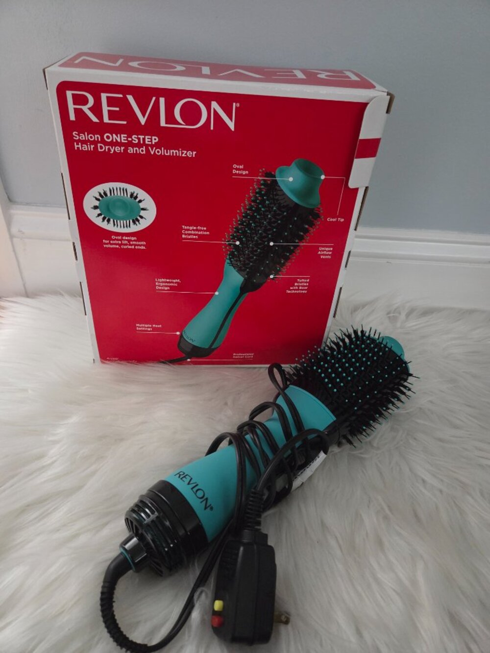 Revlon One-Step Volumizer - Picture 2 of 7